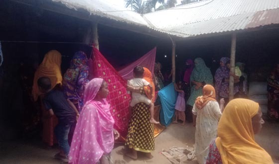 তারাগঞ্জে গৃহবধূর ঝুলন্ত মরদেহ উদ্ধার, হত্যা না কি আত্বহত্যা?