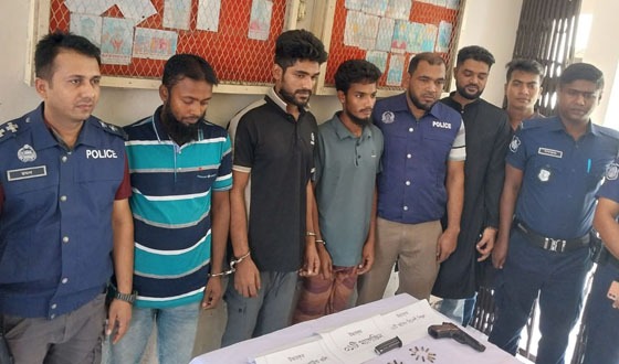 পিরোজপুরে বিদেশী পিস্তল ৪৩ রাউন্ড গুলিসহ গ্রেপ্তার ৩