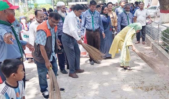 চিরিরবন্দরে পরিচ্ছন্নতা কার্যক্রম এবং বৃক্ষরোপণ কর্মসূচি