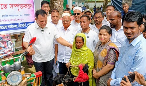 শ্রীবরদীতে ৫ ভিক্ষুক পেলেন টং দোকান