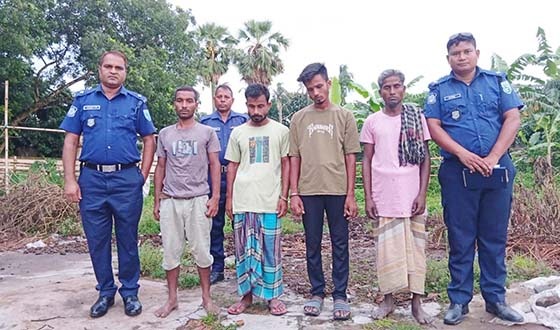 চিরিরবন্দরে ৪ জন মাদক সেবীকে কারাদন্ড ও জরিমানা