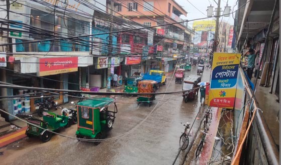 টানা বর্ষণে শ্রীমঙ্গলে জনজীবন বিপর্যস্ত, ৩৩ ঘণ্টায় ১৬২ মিলিমিটার বৃষ্টিপাত