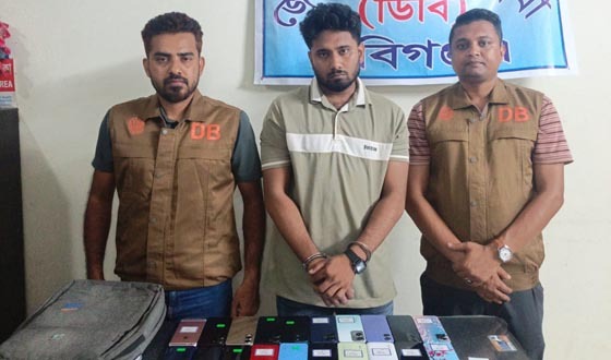 মাধবপুরে ৩৬টি চোরাই মোবাইল উদ্ধার, আটক ১