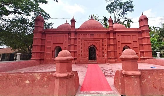 সুলতানি আমলে পোড়ামাটি দিয়ে তৈরি কমলাপুর জামে মসজিদ