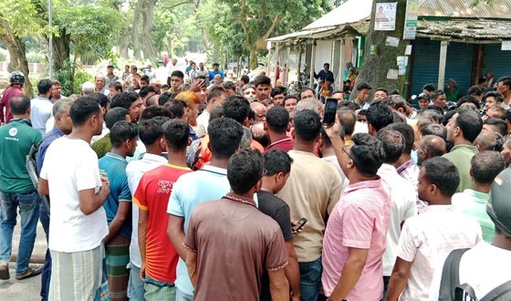 পীরগাছায় স্টেডিয়াম নির্মাণে অনিয়মের অভিযোগ, হামলায় আহত ১০
