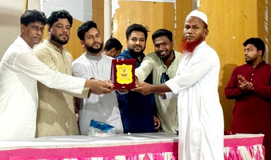 সৈয়দপুরে এনসিপির উদ্যোগে জুলাই আহতদের স্বারক প্রদান