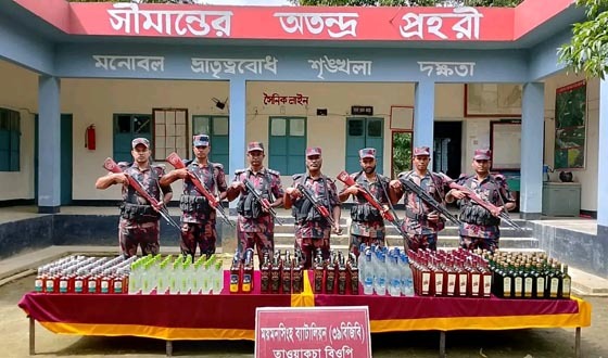 ঝিনাইগাতীতে ৩২১ বোতল ভারতীয় মদ জব্দ
