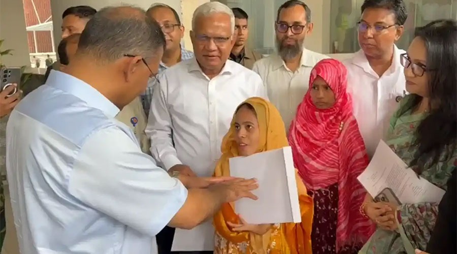 ৩ প্রতিবন্ধী ব্যক্তির হাতে নিয়োগপত্র তুলে দিলেন প্রধানমন্ত্রী