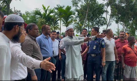 গফরগাঁও উপজেলার নয়াবাড়ি মৌজা পরিদর্শনে বিভাগীয় কমিশনার