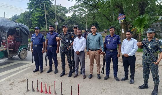 ঝিনাইদহে মহাসড়কে ভ্রাম্যমাণ আদালতের অভিযান, জরিমানা