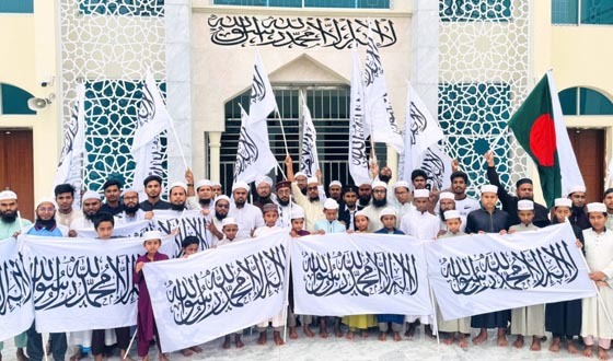 নকলায় কালেমার পতাকা হাতে ছাত্র-জনতার বর্ণাঢ্য মিছিল