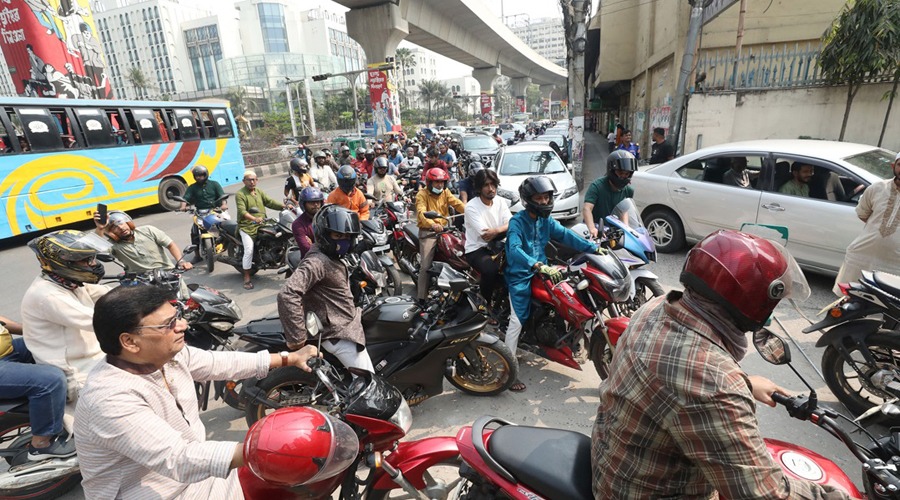 বাজারে আসছে ৪০ কোটি ব্যারেল মজুদ জ্বালানি তেলের চালান