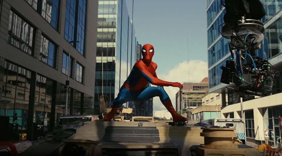 নতুন বিশ্বরেকর্ড গড়ল স্পাইডার-ম্যান