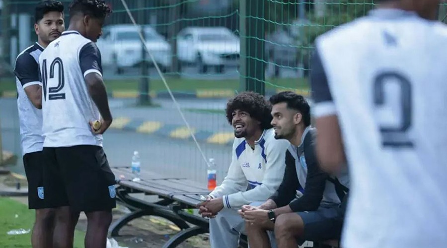 এশিয়ান কাপের শেষ ম্যাচ খেলতে সিঙ্গাপুরে হামজারা