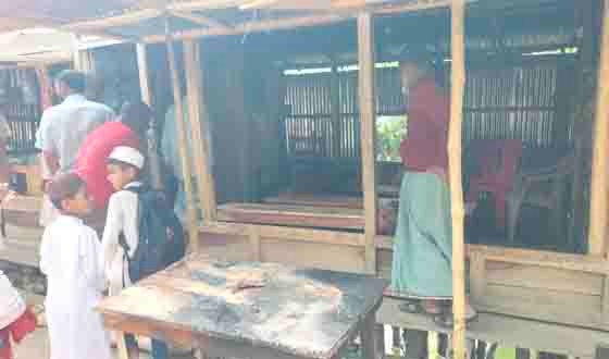 দৌলতখানে দুর্বৃত্তের আগুনে পুড়ল হাফিজ ইব্রাহিম পরিষদ