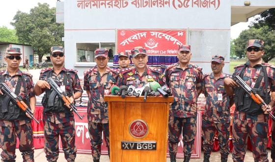 লালমনিরহাটে ভারতীয় শাড়ি ও কাপড় জব্দ