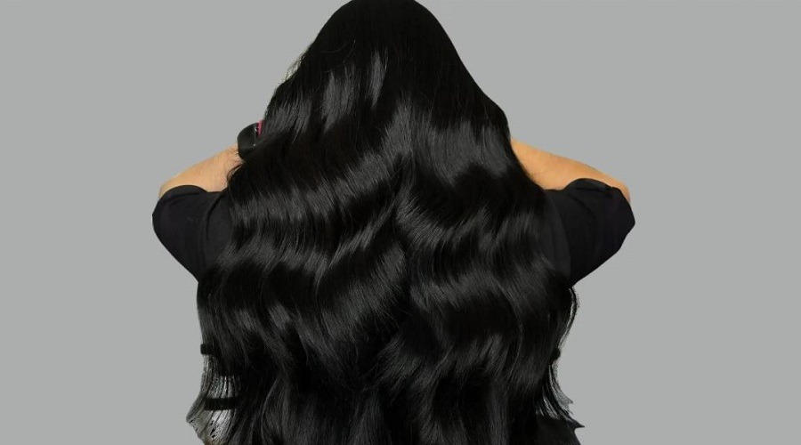 জেনে নিন প্রাকৃতিকভাবে চুল কালো রাখার কিছু টিপস