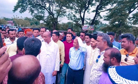 শৈলকুপায় প্রস্তাবিত মেডিকেল ও নার্সিং কলেজের জায়গা পরিদর্শন করলেন আইনমন্ত্রী