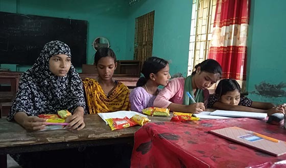 কুড়িগ্রামে শ্রমিক দিবসেও খোলা কিশোর-কিশোরী ক্লাব: ছুটি পাননি শিক্ষকরা