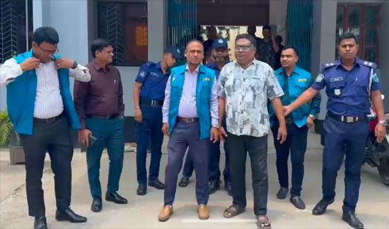 দুদকের মামলায় পাবনায় গ্রেপ্তার শাহজাদপুরের পিআইও