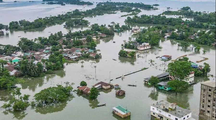 অতিরিক্ত বৃষ্টিপাতে বাড়ছে বন্যার শঙ্কা