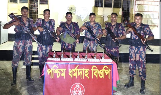 দৌলতপুর সীমান্তে ১৫ লক্ষাধিক টাকার ভারতীয় মাদকদ্রব্য উদ্ধার