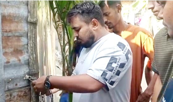 সৈয়দপুরে মাদক ব্যবসায়ীর বাড়িতে তালা, এলাকায় সতর্কবার্তা