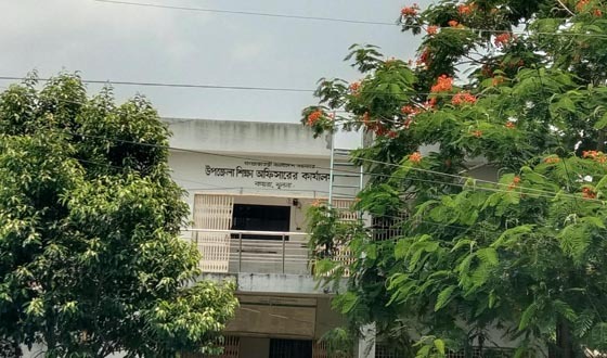 কয়রার ২০ বিদ্যালয়ে নেই মুসলিম শিক্ষক