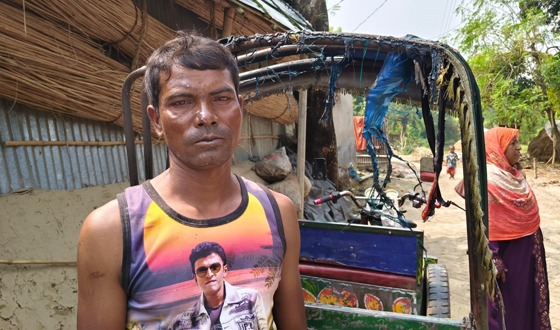 আগুনে নিঃস্ব দিনমজুর হেলালের পরিবার, সহায়তার আকুতি