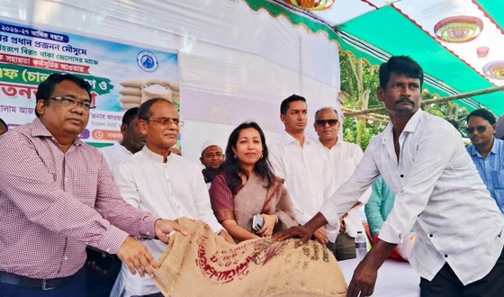 ফ্যাসিস্ট আওয়ামীলীগ প্রায় ৩০ লাখ কোটি টাকা লুটপাট করে নিয়ে গেছে: এড. আব্দুস সালাম আজাদ