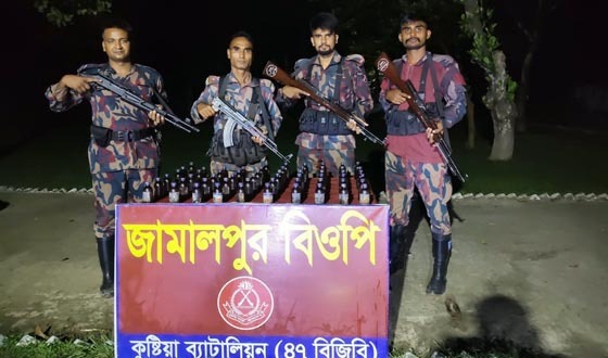 দৌলতপুর সীমান্তে মাদকদ্রব্য ও চোরাচালানী মালামাল উদ্ধার