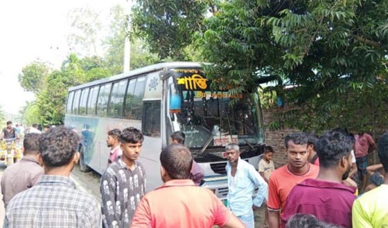 বকশীগঞ্জে বাস চাপায় বউ- শ্বাশুড়ি দু’জনের মৃত্যু