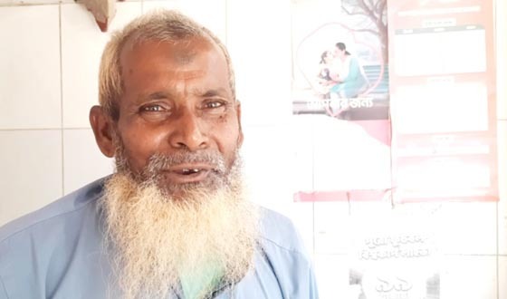 সৈয়দপুরে জীবনযুদ্ধে হার না মানা পত্রিকা সরবরাহকারী মোজাম্মেল হক