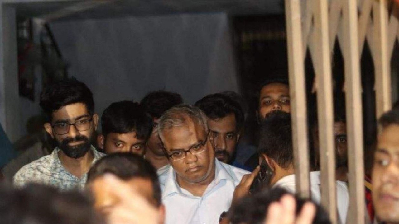 চুয়েট ভিসিকে সুস্থ হয়ে দ্রুত ক্যাম্পাসে ফেরার পরামর্শ