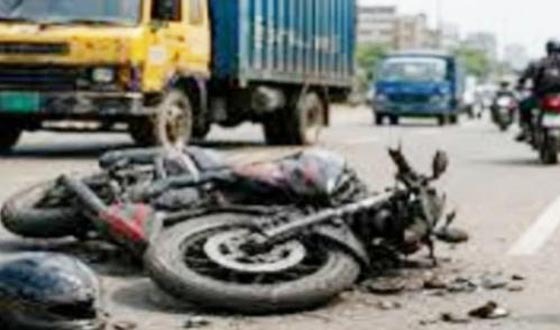 সরাইলে ট্রাকচাপায় দুই মোটরসাইকেল আরোহী নিহত
