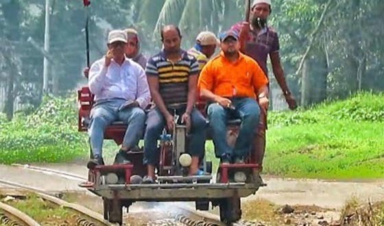 পার্বতীপুরে রেল পরিদর্শন মোটর ট্রলি ভেঙে পিডাব্লিউআইসহ আহত ৫