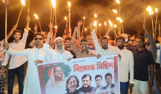তানোরে ছাত্রলীগ-যুবলীগের ঝটিকা মশাল মিছিল, ভিডিও ফেসবুকে ভাইরাল
