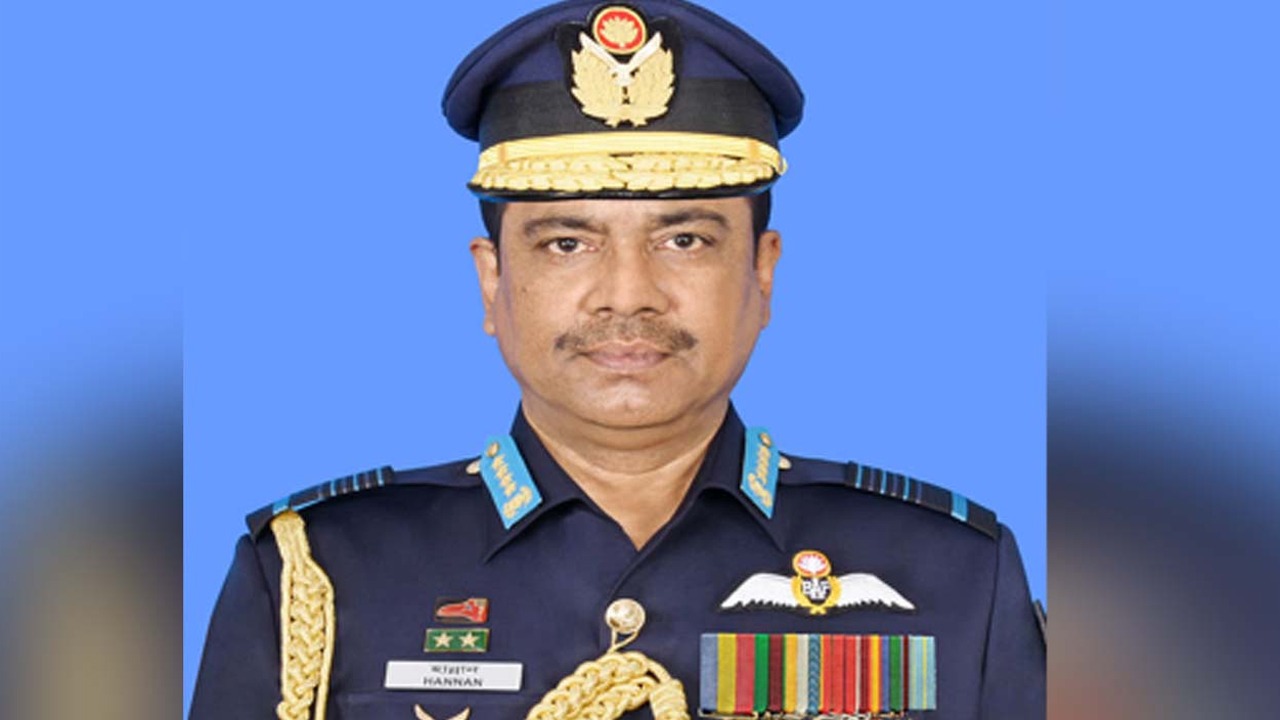 দুর্নীতি মামলায় কাতারে  গ্রেপ্তার  হলেন সাবেক বিমানবাহিনী প্রধান