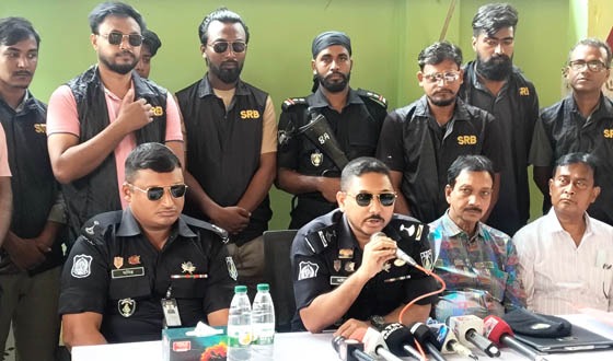 কুড়িগ্রামে পূজামন্ডপ পরিদর্শন করে এসআরবি-১৩ এর প্রেস ব্রিফিং