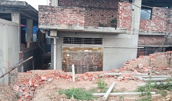 নতুন রাস্তা নিতে মারপিট, ভাংচুর, একের পর এক মিথ্যা মামলা