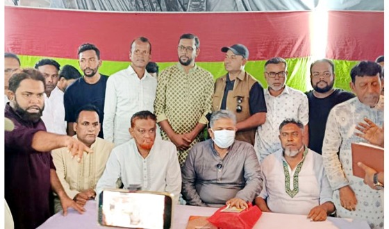 চরভদ্রাসনে পুজামন্ডুপ পরিদর্শন করলেন এমপি