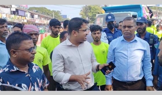 শ্রীমঙ্গলে ফুটপাত দখলমুক্ত করতে ইউএনওর অভিযান