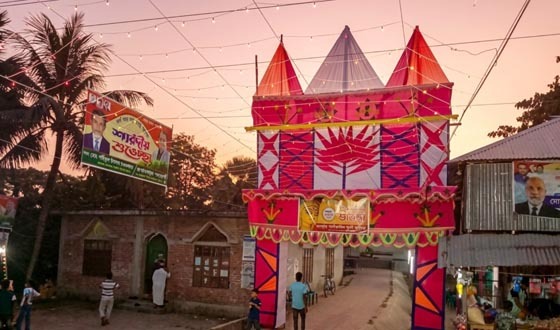 প্রার্থনার সুরে মিলছে সম্প্রীতির বার্তা, ৫৪ বছরের অনন্য নিদর্শন