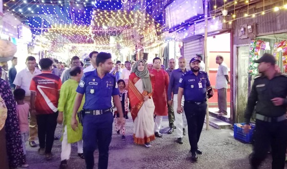 আমতলীতে দুর্গাপূজার কার্যক্রম পরিদর্শন করেছেন জেলা প্রশাসক