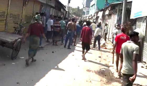 খুলনার তেরখাদায় তুচ্ছ ঘটনায় বিএনপি’র দু’গ্রুপের মধ্যে সংঘর্ষ