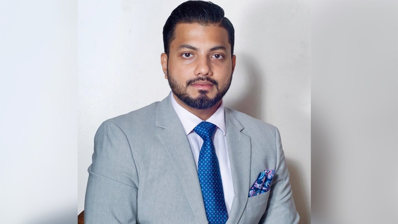 ইশরাকের পদত্যাগপত্র গ্রহণ, প্রজ্ঞাপন জারি