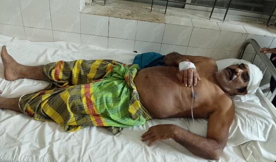 তুচ্ছ ঘটনাকে কেন্দ্র করে বৃদ্ধকে মারধরের অভিযোগ