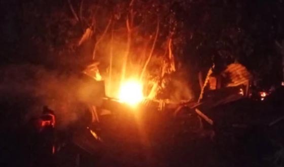 যুবদল কর্মী কাওসার হত্যাকান্ডে দুই আসামির বাড়িতে অগ্নিসংযোগ