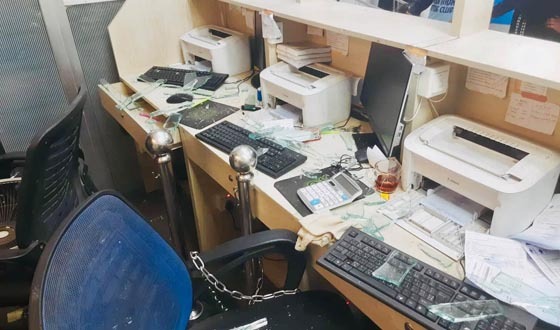 খুলনায় এবার ক্লিনিকে গুলিবর্ষণ ও ভাঙচুর
