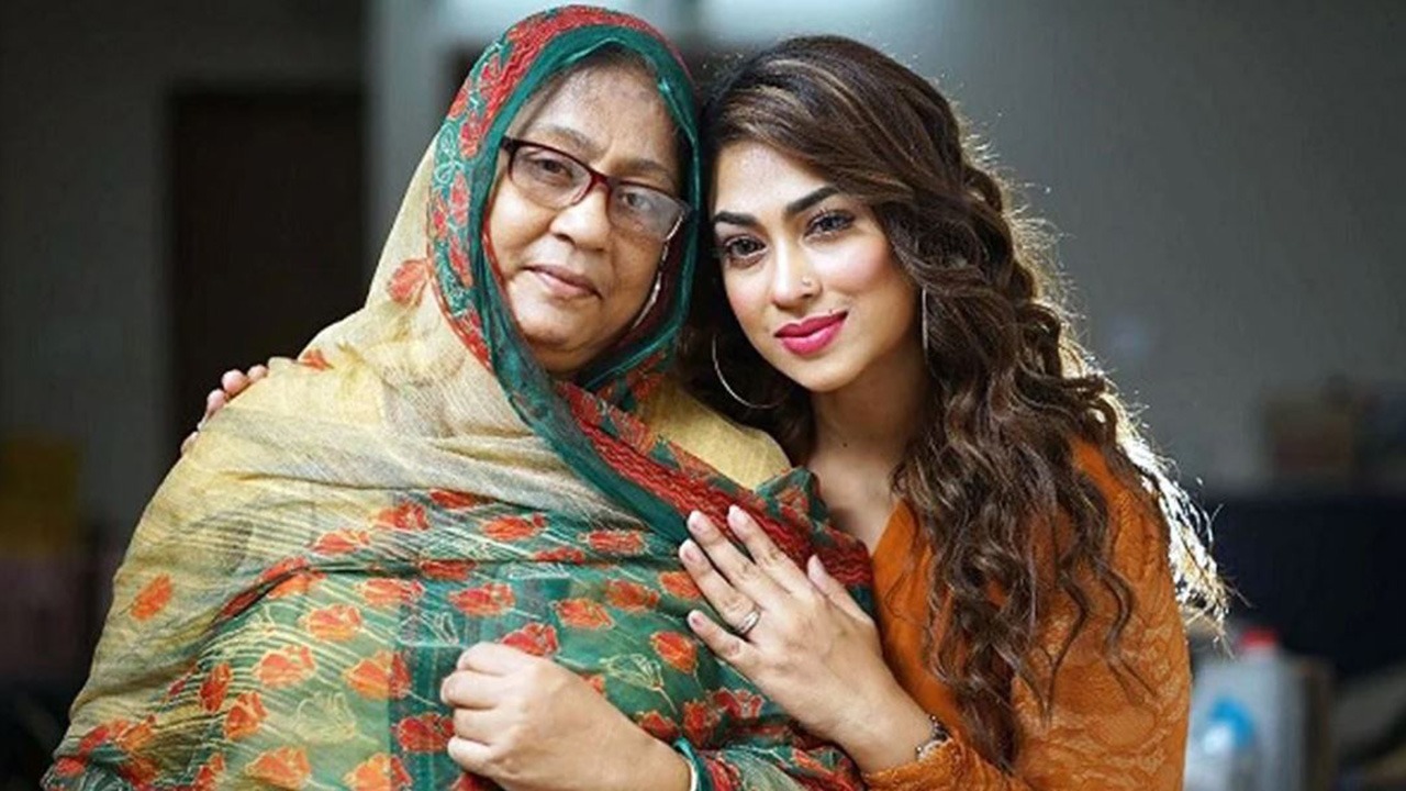 মা হারালেন নায়িকা পপি